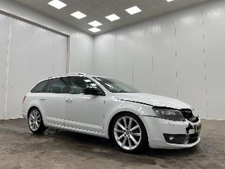 Schadeauto Skoda Octavia Combi 1.6 TDI Autom. Navi Clima 2017/2