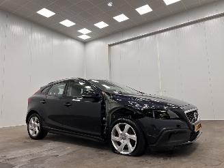 damaged passenger cars Volvo V-40 Cross Country 2.0 T3 Momentum Navi Clima 2016/4