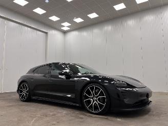 krockskadad bil auto Porsche Taycan Sport Tourismo 240kw Panoramadak 2022/10