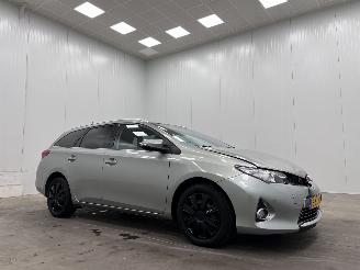 Vaurioauto  passenger cars Toyota Auris Touring Sports 1.8 Hybrid Panoramadak Navi Clima 2013/11
