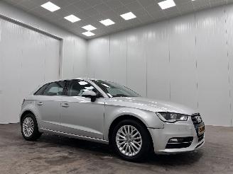 Unfallwagen Audi A3 Sportback 1.6 TDI Navi Clima 2013/9
