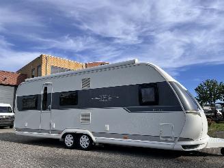 skadebil caravan Hobby  De Luxe 650 UMF Prestige Airco Mover 2016/6