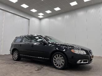 uszkodzony samochody osobowe Volvo V-70 2.0 D3 Autom. Limited Edition Navi Cl;ima 2011/10