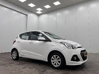 Unfallwagen Hyundai I-10 1.0i Go! 5-drs Navi Airco 2014/6