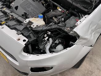 Fiat Punto Evo 0.9 TwinAir Sempre 5-drs Navi Clima picture 16