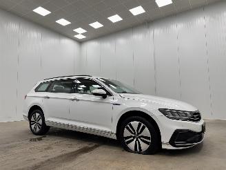 Schadeauto Volkswagen Passat 1.4 TSI PHEV GTE Navi Clima 2021/5