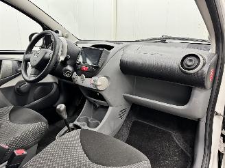 Toyota Aygo 1.0 5-drs picture 11