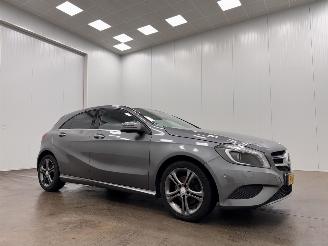 krockskadad bil auto Mercedes A-klasse 180 Ambition Clima 2012/9