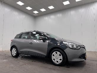 krockskadad bil auto Renault Clio Estate 1.5 dCi ECO Airco 2015/6