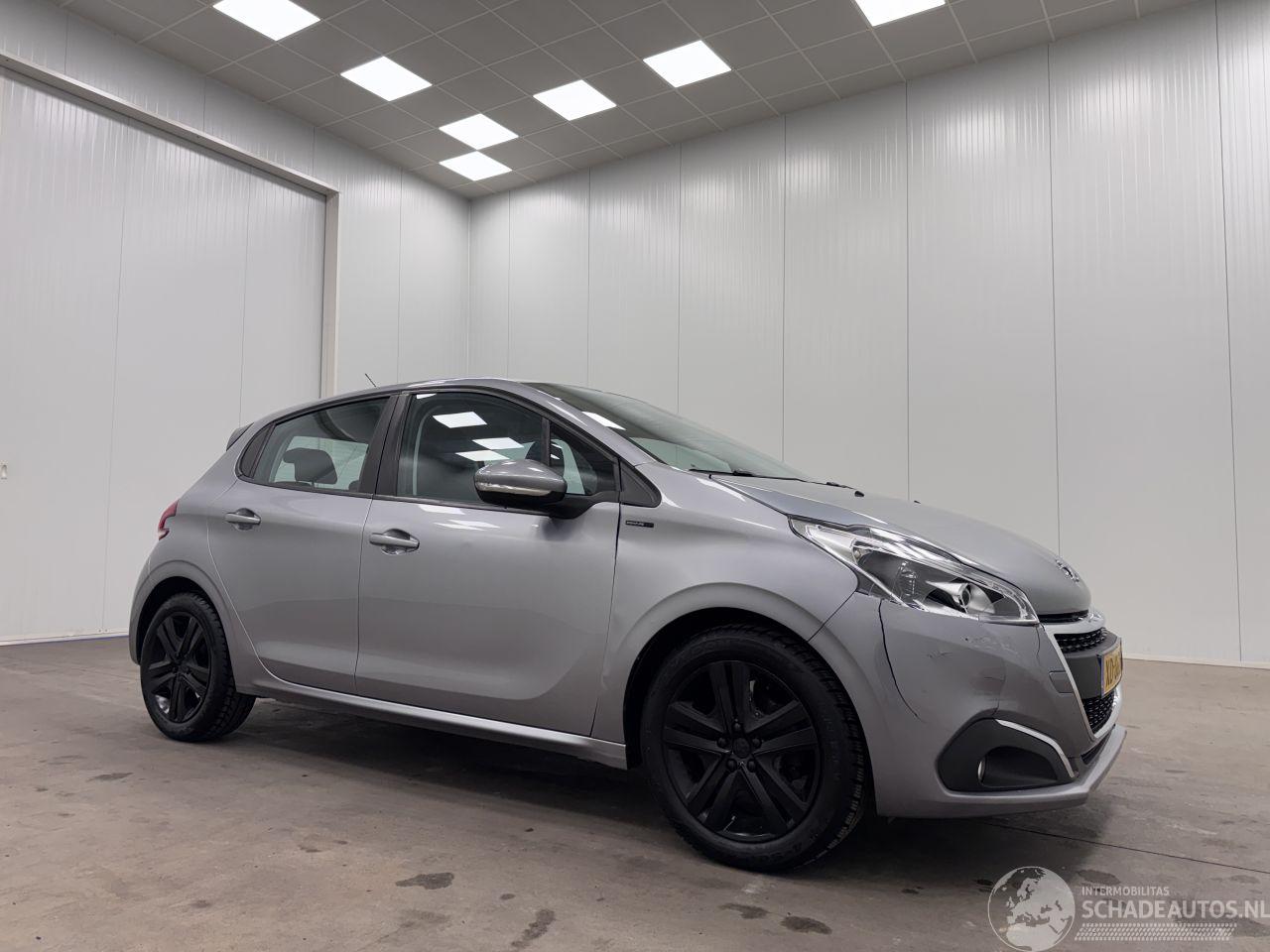 Peugeot 208 1.2 PureTech Signature 5-drs Navi Airco