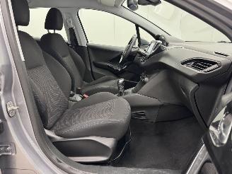Peugeot 208 1.2 PureTech Signature 5-drs Navi Airco picture 10