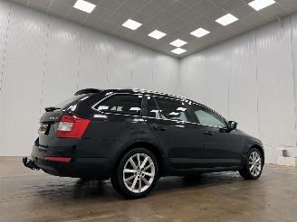 Skoda Octavia Combi 1.6 TDI Ambition Panoramadak Navi Clima picture 2