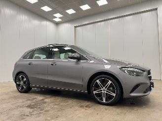 Schadeauto Mercedes B-klasse 180 Luxury Line Panoramadak Navi clima 2024/1