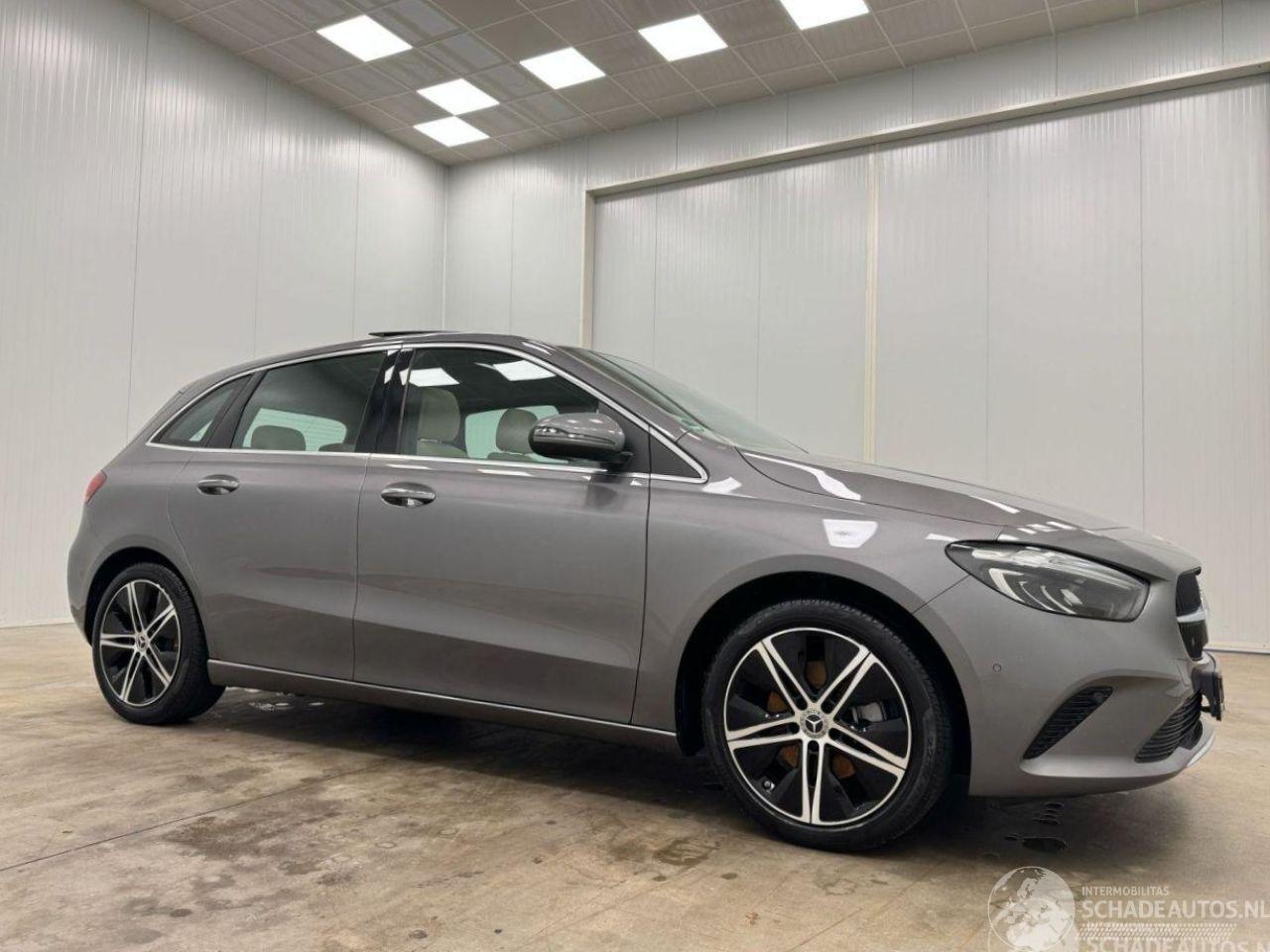 Mercedes B-klasse 180 Luxury Line Panoramadak Navi clima