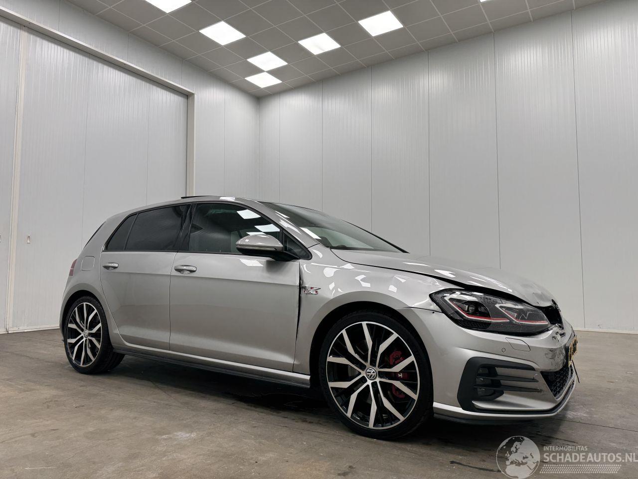 Volkswagen Golf 2.0 TSI GTI Performance Panoramadak Navi Clima