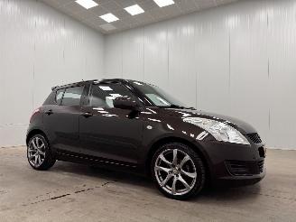Damaged car Suzuki Swift 1.2 Bandit EASSS 5-drs Airco 2013/12