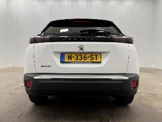 Peugeot 2008 1.2 PureTech Active Navi Clima picture 6