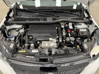 Peugeot 2008 1.2 PureTech Active Navi Clima picture 14