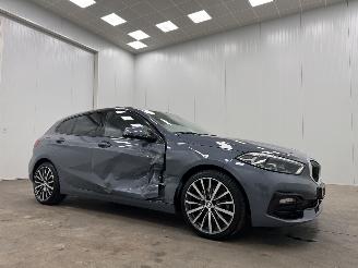 Vaurioauto  passenger cars BMW 1-serie 118i Autom. High Executive Edition Panoramadak 2020/5