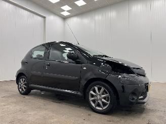damaged passenger cars Toyota Aygo 1.0 VVT-i Aspiration 5-drs Airco 2013/6