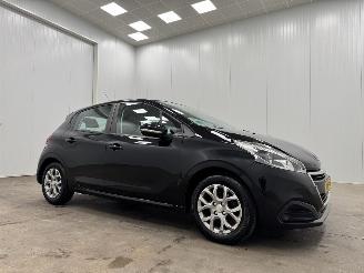 skadebil auto Peugeot 208 1.2 PureTech Active 5-drs Navi Clima 2016/10