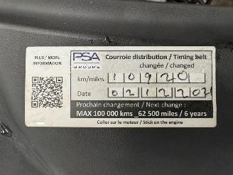 Peugeot 208 1.2 PureTech Signature 5-drs Navi Airco picture 14