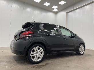 Peugeot 208 1.2 PureTech Signature 5-drs Navi Airco picture 2