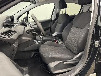 Peugeot 208 1.2 PureTech Signature 5-drs Navi Airco picture 8