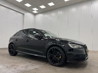 krockskadad bil auto Audi A3 Sportback 1.4 E-Tron PHEV Panoramadak Navi Clima 2015/3