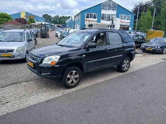 Voiture accidenté Kia Sportage Sportage (JE) Terreinwagen 2.0 CVVT 16V 4x2 (G4GC) [104kW] 2010/1