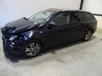 demontáž osobní automobily Peugeot 308 1.2 THP 2017/6