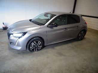 Peugeot 208 1.2 THP picture 2