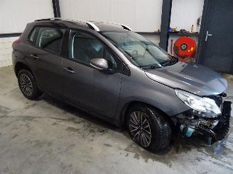 Coche siniestrado Peugeot 2008 1.6 HDI 2017/1