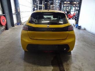 Peugeot 208 1.2 THP AUTOMAAT picture 2