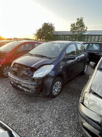 Auto da rottamare Toyota Yaris 1.0 vvti 2010/1