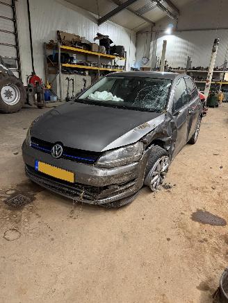 Vrakbiler auto Volkswagen Golf 7 1,6 TDI 2015/1