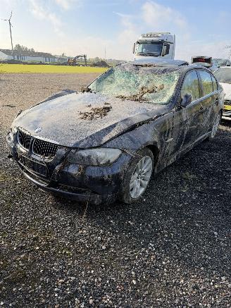 Dezmembrări autoturisme BMW 3-serie 330I 2006/1