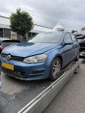 Vrakbiler auto Volkswagen Golf 7 1.2 TSI 2013/1