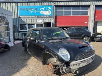 Coche siniestrado Mini Mini Mini One/Cooper (R50), Hatchback, 2001 / 2007 1.6 16V One 2003/2