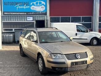 Coche siniestrado Volkswagen Passat Passat Variant (3B6), Combi, 2000 / 2005 2.0 2002/10