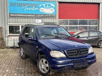 Démontage voiture Mercedes ML ML I (163), SUV, 1998 / 2005 320 3.2 V6 18V Autom. 1999/1