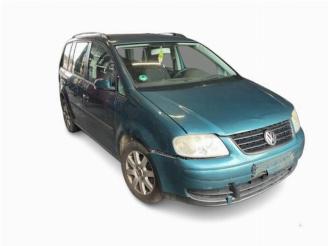 Vrakbiler auto Volkswagen Touran Touran (1T1/T2), MPV, 2003 / 2010 1.6 FSI 16V 2004/3