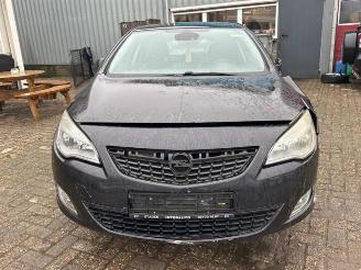 Opel Astra Astra J (PC6/PD6/PE6/PF6), Hatchback 5-drs, 2009 / 2015 1.7 CDTi 16V 110 picture 2