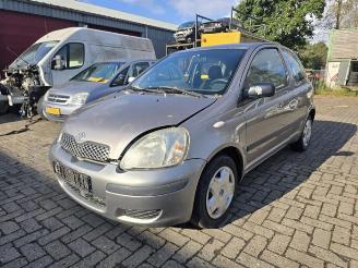 Salvage car Toyota Yaris Yaris (P1), Hatchback, 1999 / 2005 1.0 16V VVT-i 2004/2