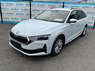 damaged passenger cars Skoda Octavia 1.5 TSi Combi Selection 2025/6