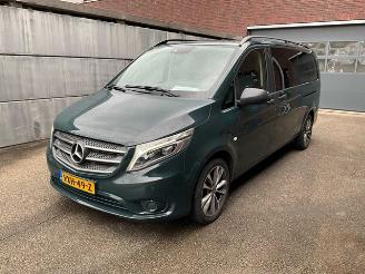 krockskadad bil auto Mercedes Vito Tourer 119 CDi 119 Bluetec XXL Dubbelcabine 5P 2018/3