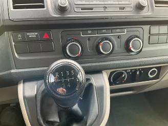 Volkswagen Transporter 2.0 TDi Kombi picture 6