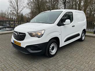 krockskadad bil bedrijf Opel Combo 1.5 Edition L1H1 2020/10