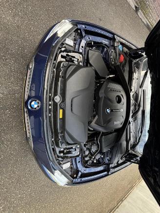 BMW 3-serie 320 320i Executive picture 5