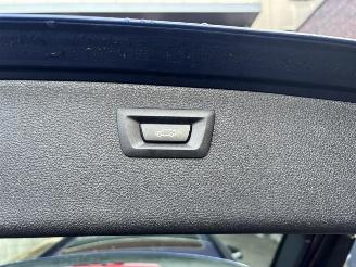 BMW 3-serie 320 320i Executive picture 7